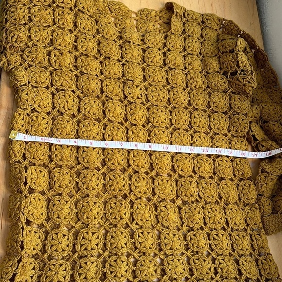 Hand-knitted sweater with beautiful flowers, mustard color, size S - Picture 8 of 9